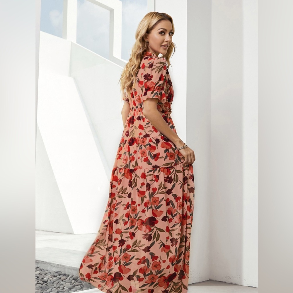 Floral Print Maxi Dress in black - Picture 5 of 10